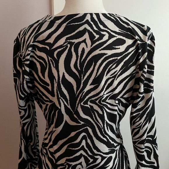 Peck & Peck Black White Ruched V-Neck Top | Slip-On Style | Approx Sz M - Picture 7 of 11